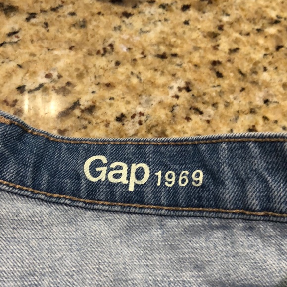 GAP High Rise Short - Picture 5 of 10